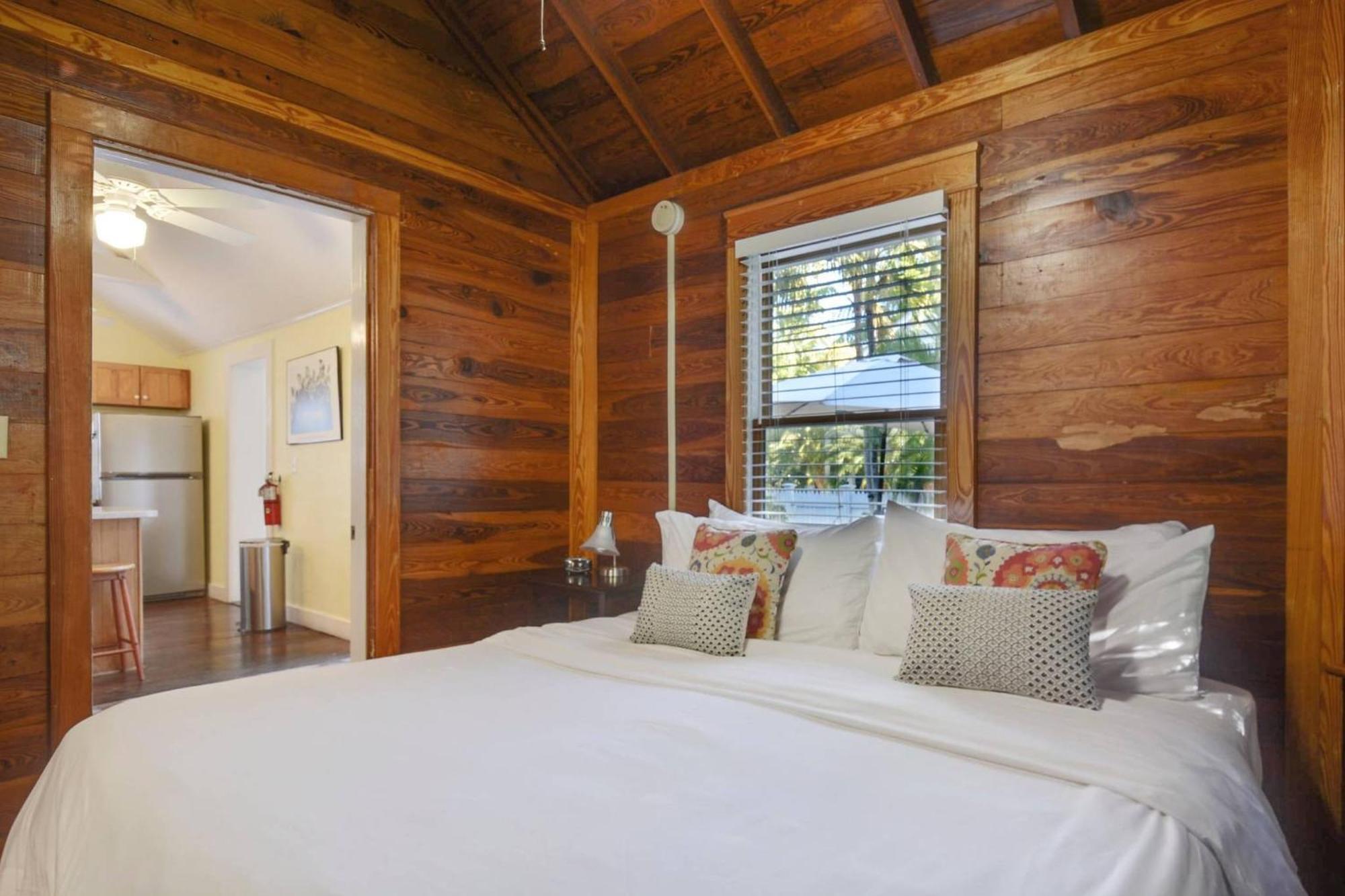 First Breath By Avantstay Close To Old Town W Pool Month Long Stays Only Key West Luaran gambar